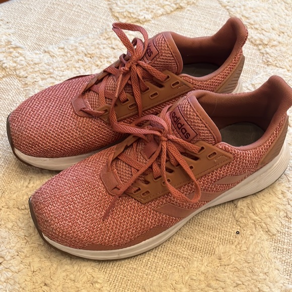 Adidas Cloudform running shoes - Picture 2 of 4